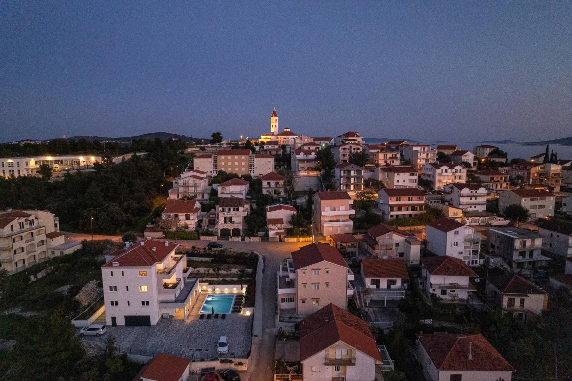 Villa Barbara & Zoran With Free Parking And Heated Swimming Pool 希杰·弗朗吉卡 外观 照片