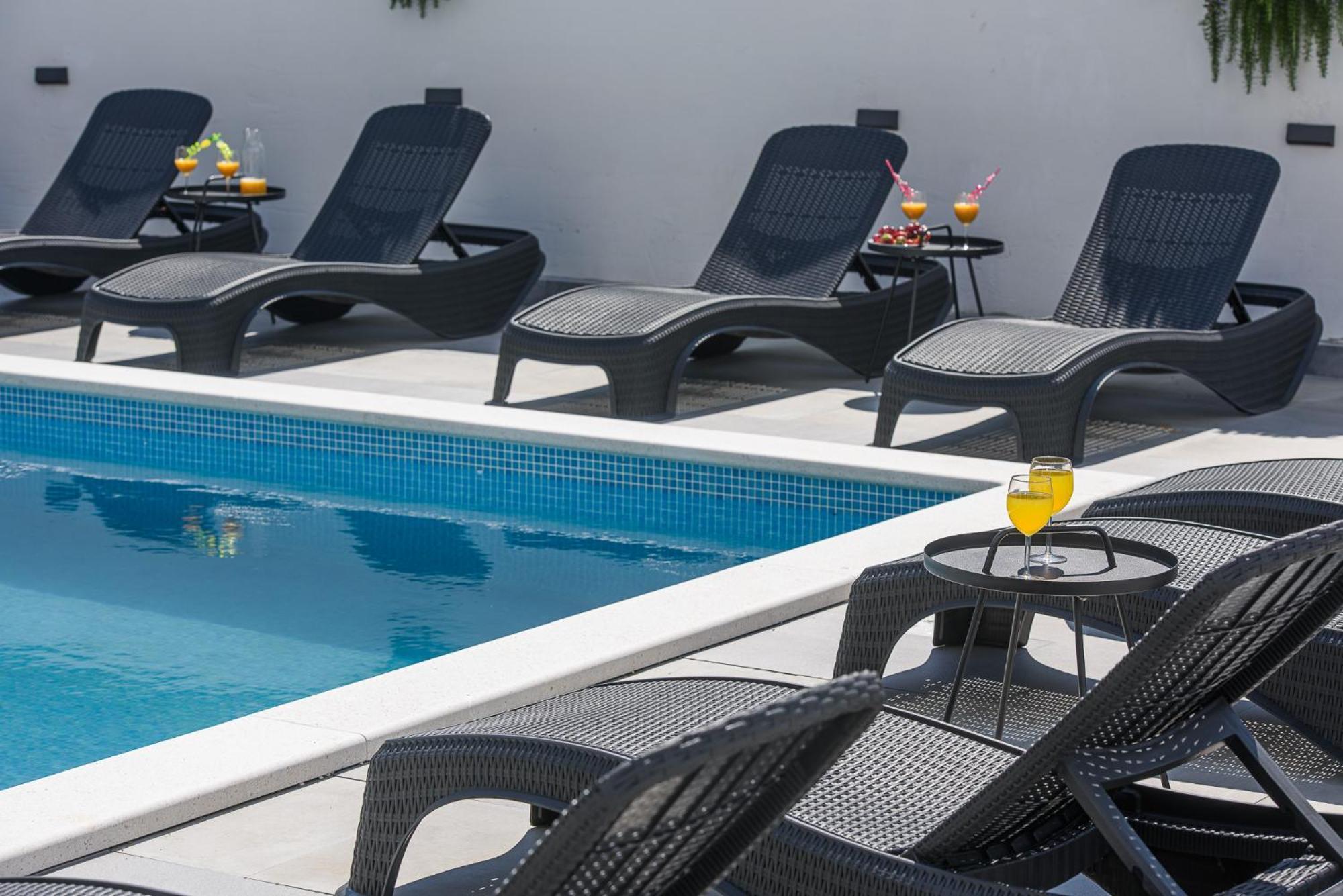 Villa Barbara & Zoran With Free Parking And Heated Swimming Pool 希杰·弗朗吉卡 外观 照片