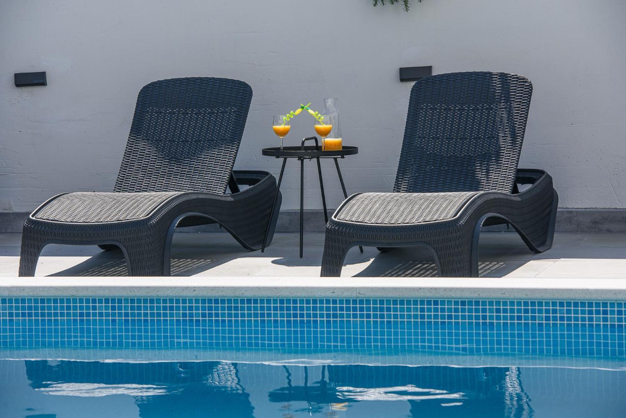 Villa Barbara & Zoran With Free Parking And Heated Swimming Pool 希杰·弗朗吉卡 外观 照片