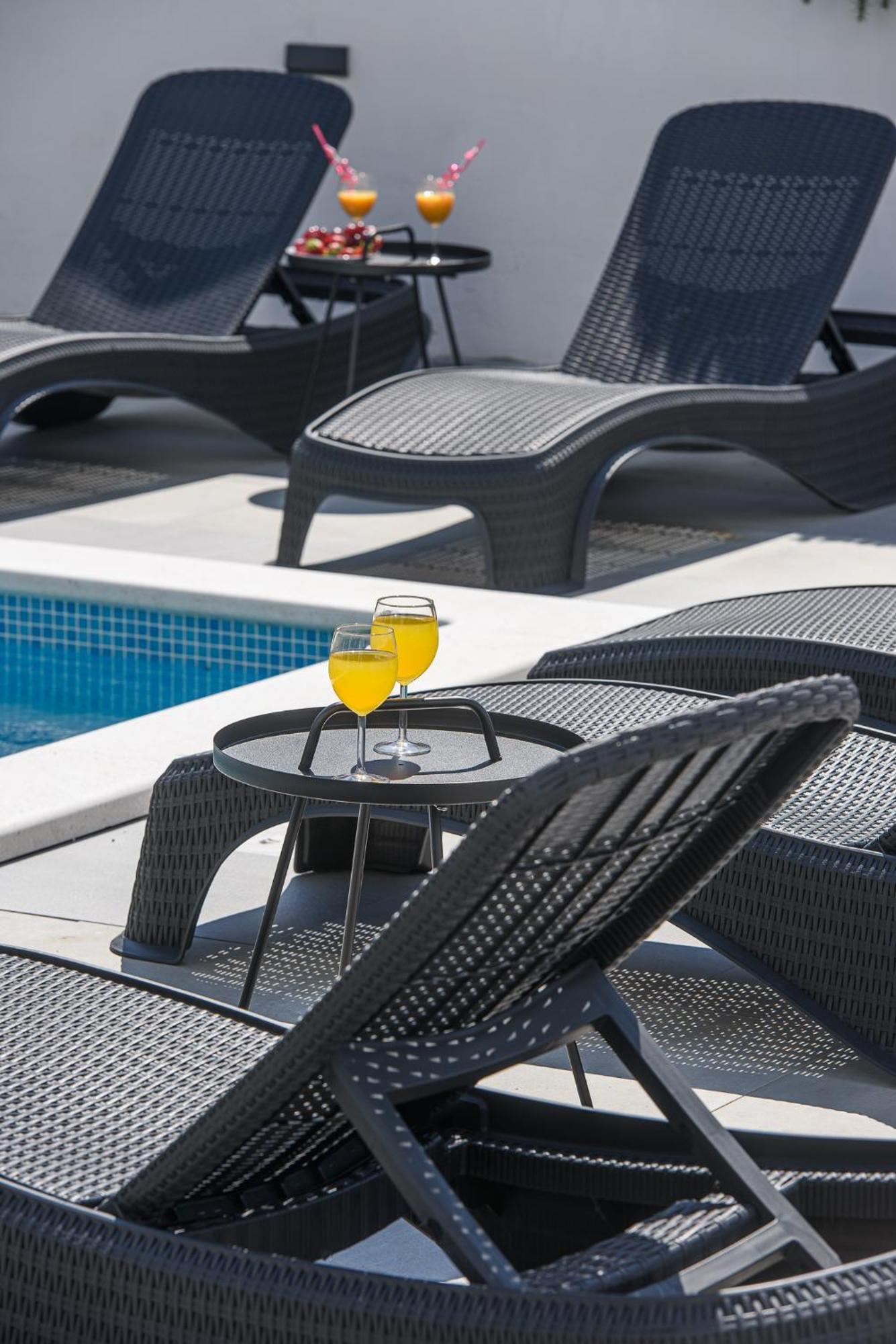 Villa Barbara & Zoran With Free Parking And Heated Swimming Pool 希杰·弗朗吉卡 外观 照片
