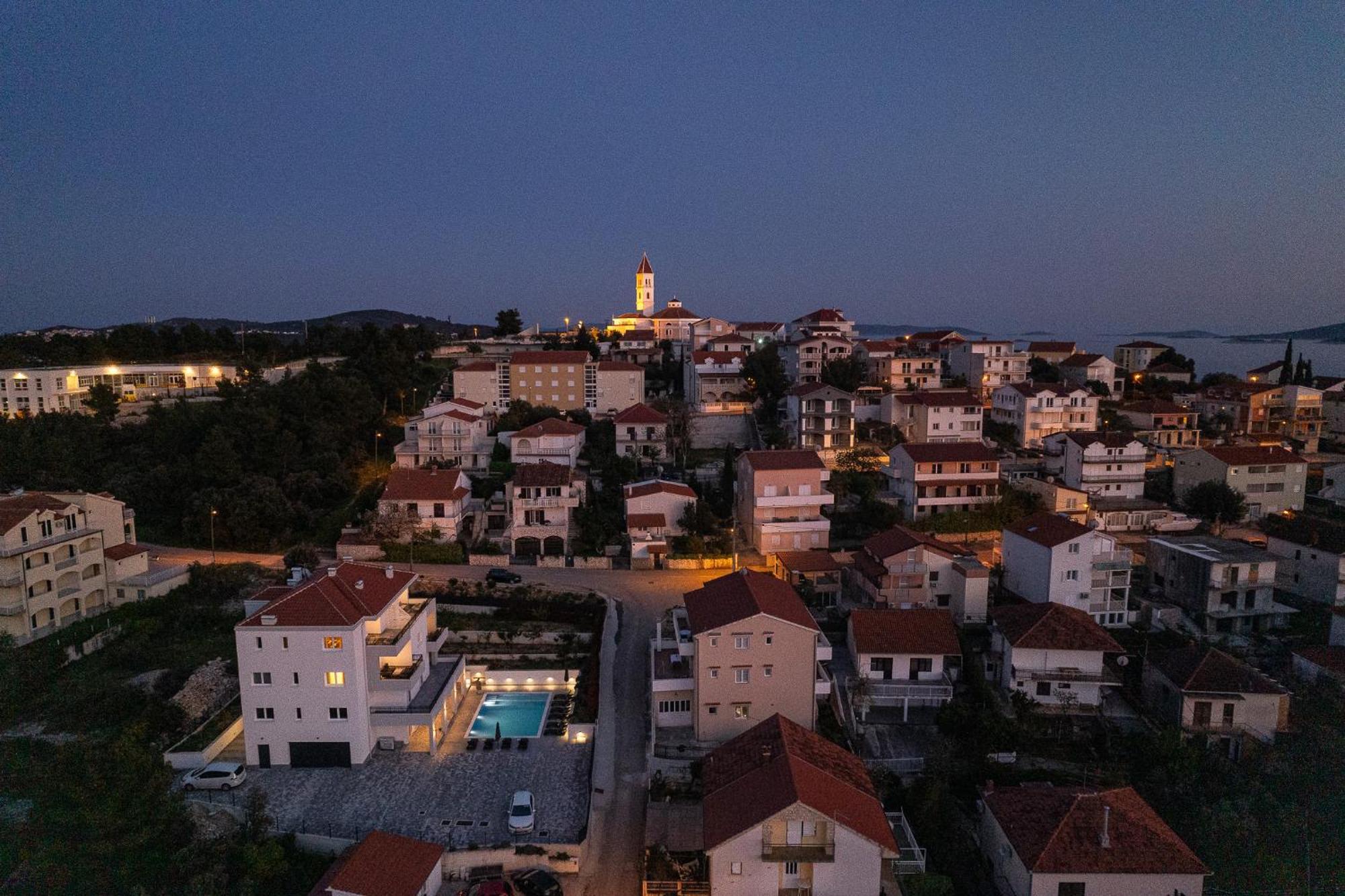 Villa Barbara & Zoran With Free Parking And Heated Swimming Pool 希杰·弗朗吉卡 外观 照片