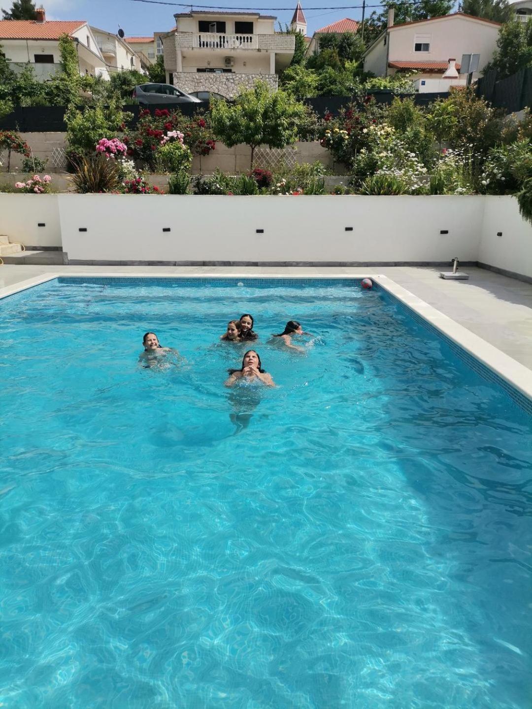 Villa Barbara & Zoran With Free Parking And Heated Swimming Pool 希杰·弗朗吉卡 外观 照片
