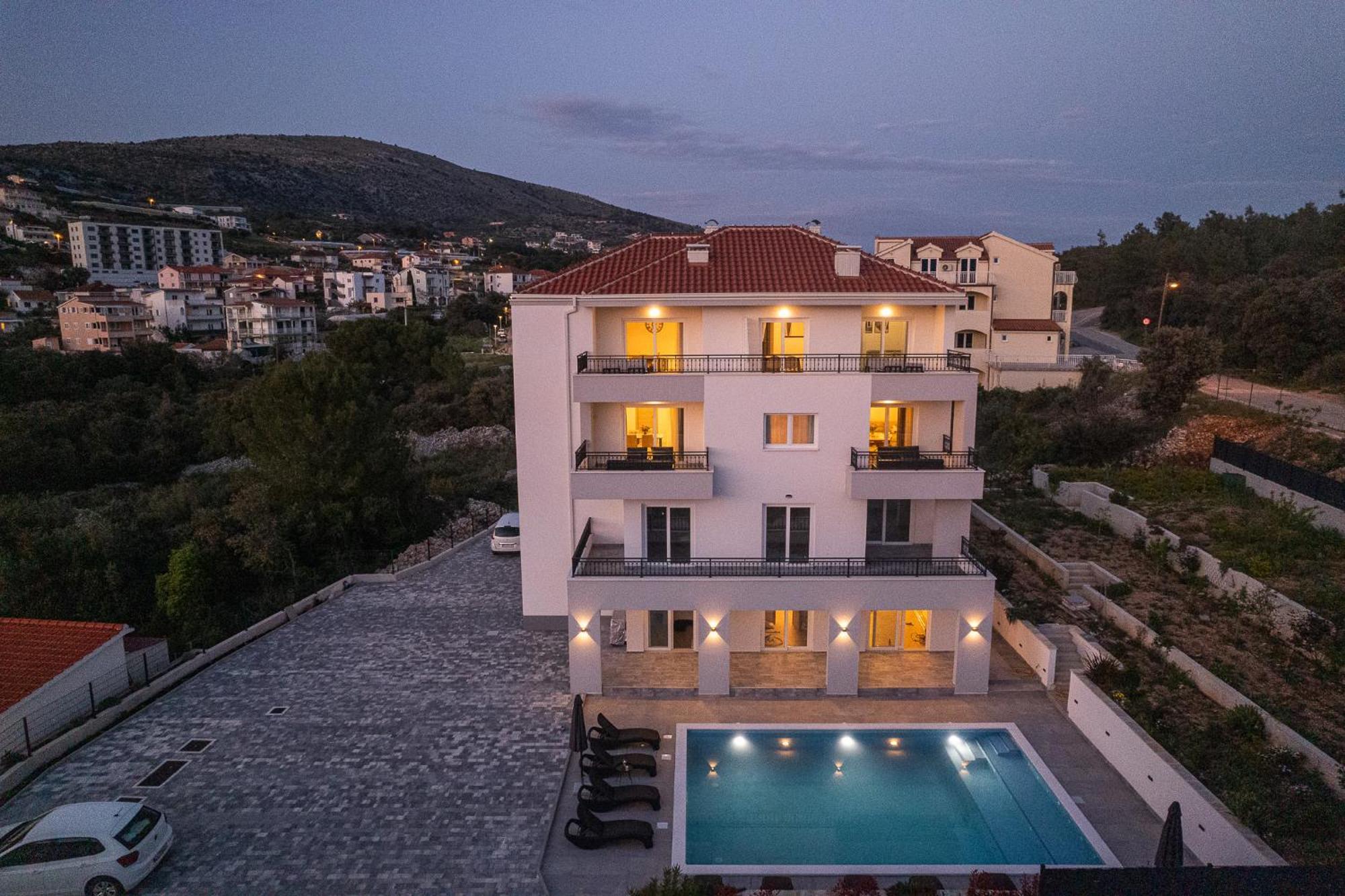Villa Barbara & Zoran With Free Parking And Heated Swimming Pool 希杰·弗朗吉卡 外观 照片