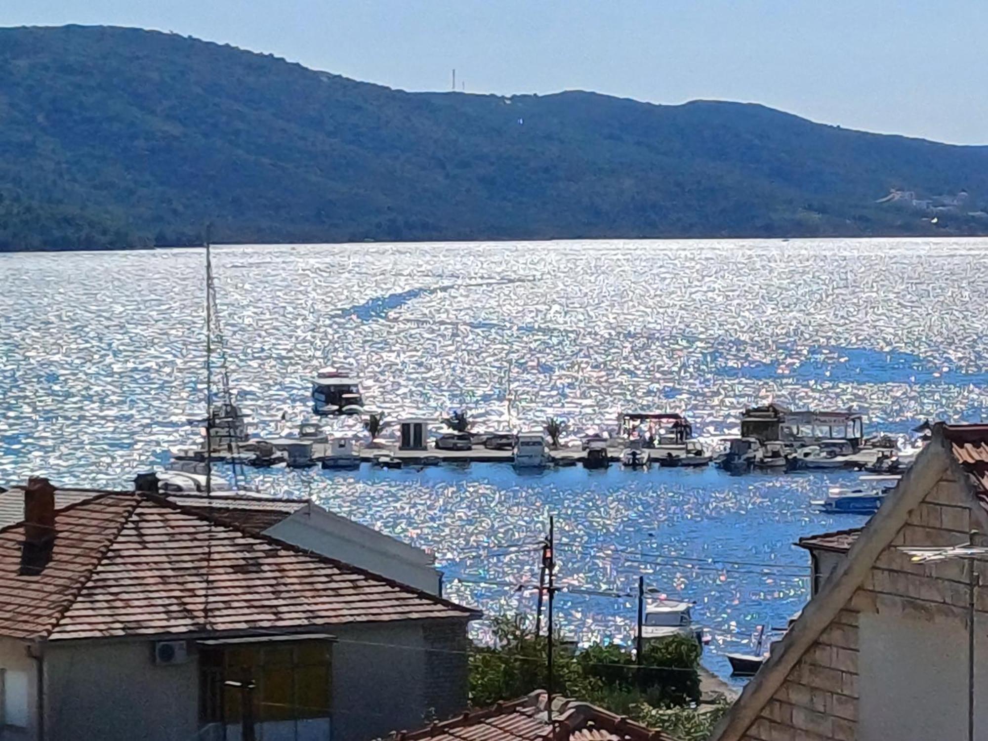 Villa Barbara & Zoran With Free Parking And Heated Swimming Pool 希杰·弗朗吉卡 外观 照片