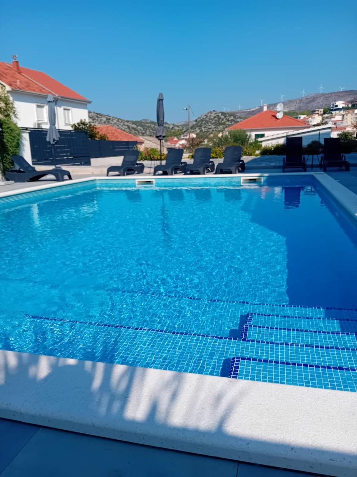 Villa Barbara & Zoran With Free Parking And Heated Swimming Pool 希杰·弗朗吉卡 外观 照片